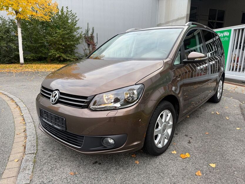 VW Touran 84.000 km 11.990 € Fürth 90763