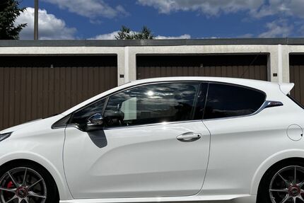 Peugeot 208 55.200 km 11.800 &euro; Nürnberg 90455