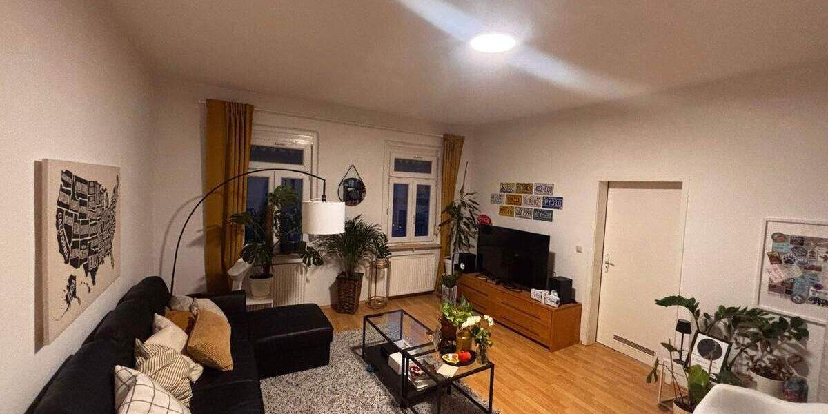 Studentenpaar willkommen! Sanierte 4-Zimmer-Altbauwohnung ohne Balkon in ruhiger Innenstadtlage von Fürth 4 zimmer