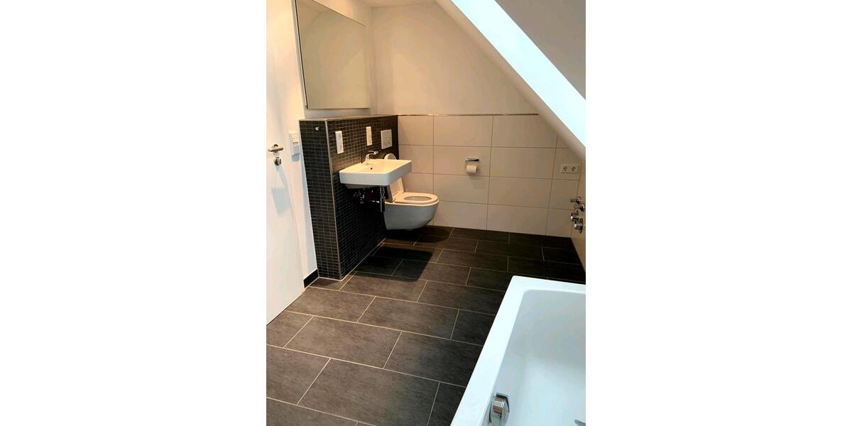 Dachgeschoßwohnung Nürnberg Rabus - 3.5 Zimmer, 103 m&sup2;, 1.500&euro; | Angebot:27582192