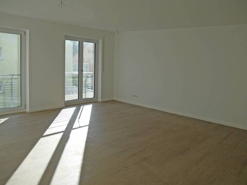 Neuwertige Wohnung am Kellerwald inkl. 2x Stellplätzen und Einbauküche