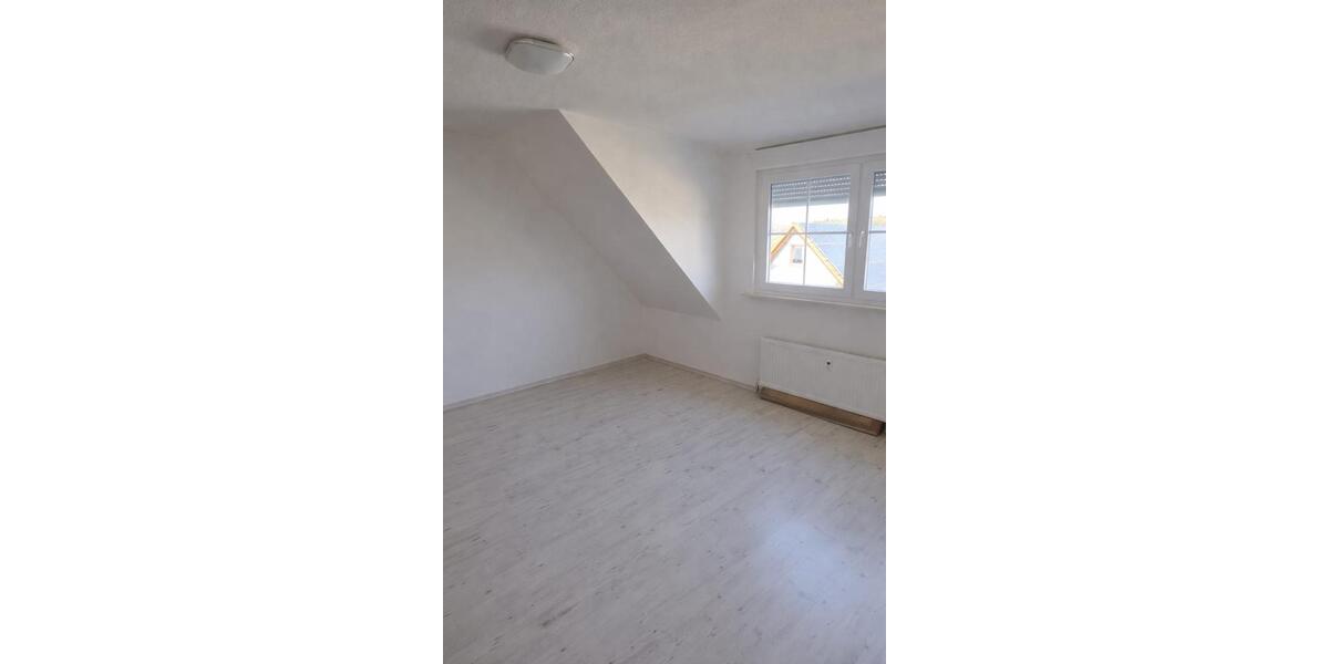 Dachgeschoßwohnung Fürth Atzenhof - 2.5 Zimmer, 69 m&sup2;, 890&euro; | Angebot:25944302