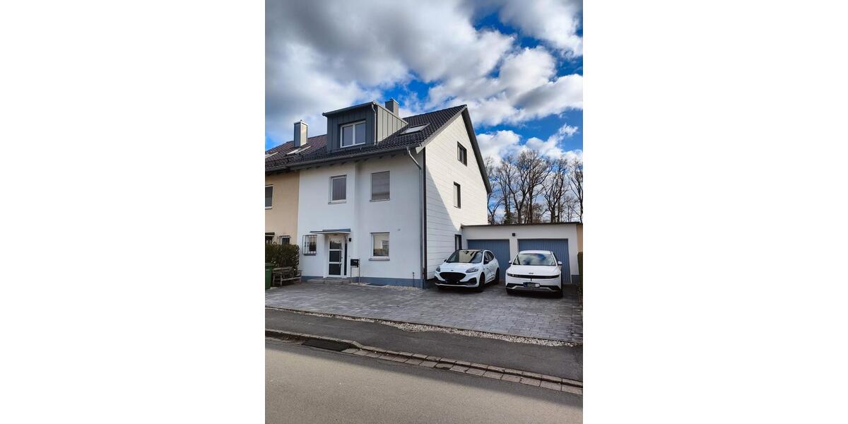 Doppelhaushälfte Buckenhof - 5 Zimmer, 170 m&sup2;, 2.465&euro; | Angebot:26048193