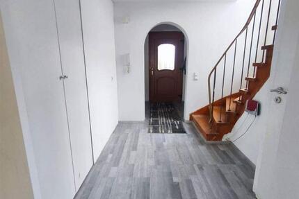 Haus Zirndorf - 6 Zimmer, 144 m&sup2;, 600.000&euro; | Angebot:27209548