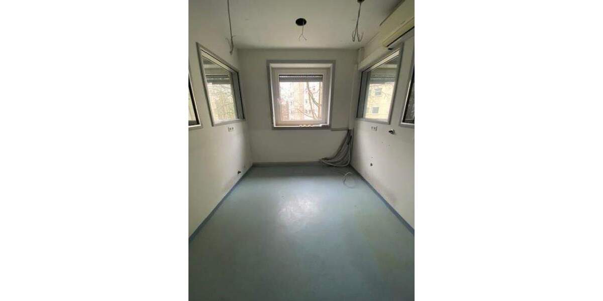 Gewerbeobjekt Nürnberg Langwasser - 6 Zimmer, 125 m&sup2;, 1.250&euro; | Angebot:24594270