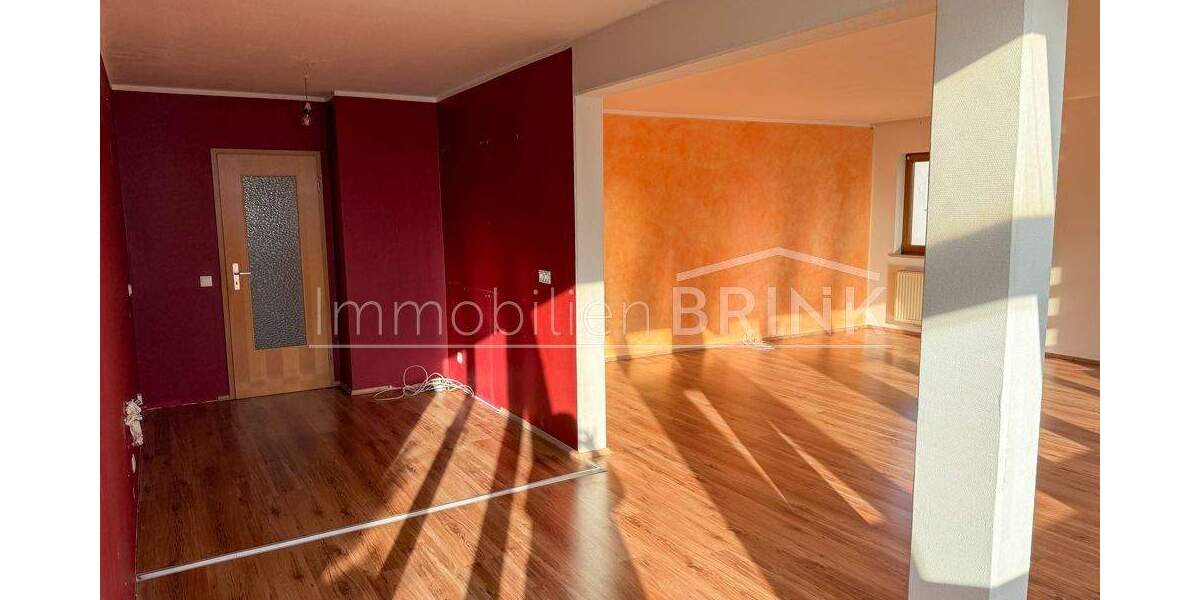 Lichtdurchflutete, große 3-Zimmer Wohnung, Balkon und überdachter Stellplatz in Langenzenn 3 zimmer