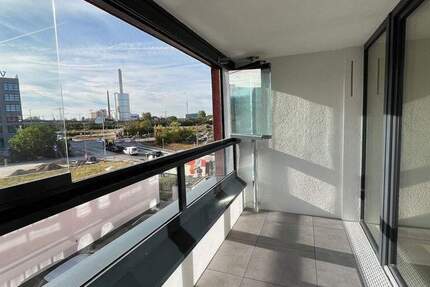 2-Zimmer-Wohnung mit EBK und Loggia in zentraler Lage! 2 zimmer