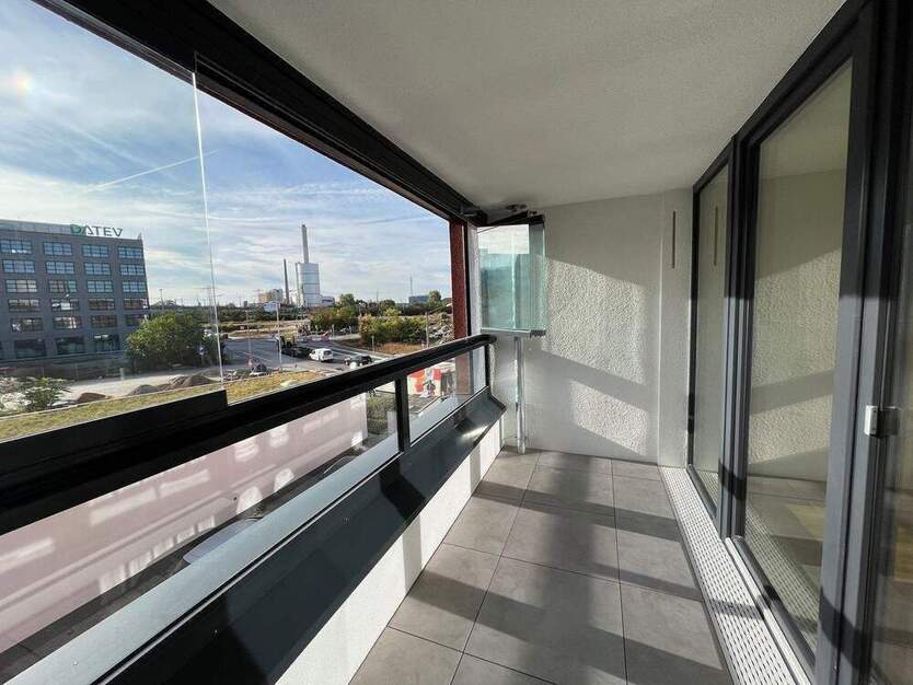 2-Zimmer-Wohnung mit EBK und Loggia in zentraler Lage! 2 zimmer