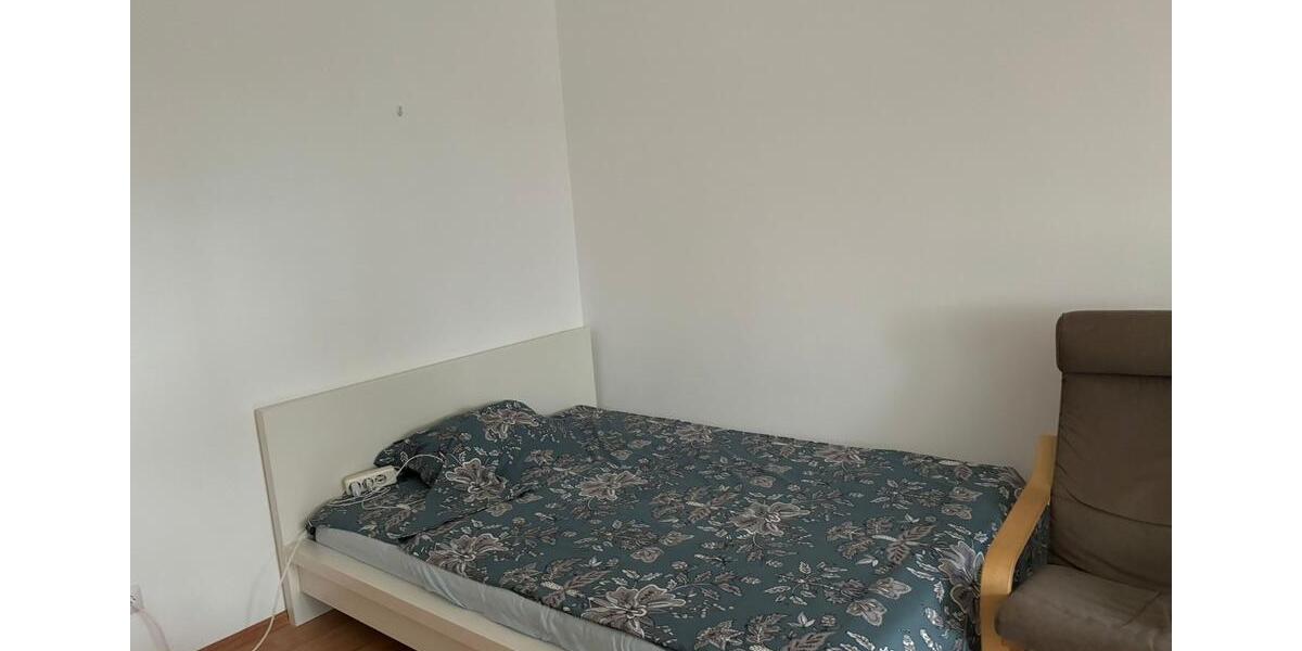 Modernisierte 1-Zimmer-Wohnung mit Loggia & neuer Einbauküche 1 zimmer