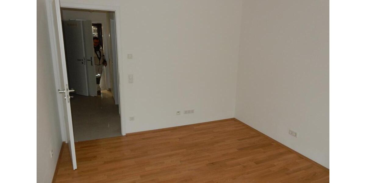 Erdgeschoßwohnung Nürnberg Langwasser - 3 Zimmer, 80 m&sup2;, 1.280&euro; | Angebot:27596600