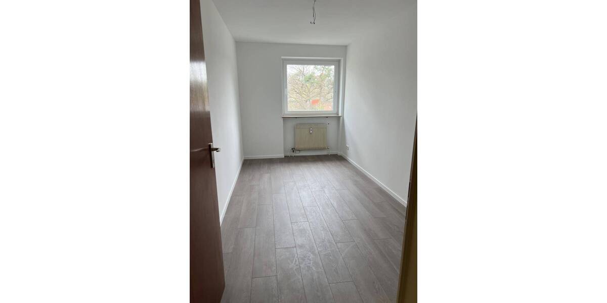 Etagenwohnung Spardorf - 4 Zimmer, 92 m&sup2;, 1.340&euro; | Angebot:26188535