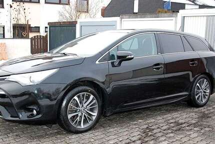 Toyota Avensis 98.000 km 10.980 &euro; Feucht 90537