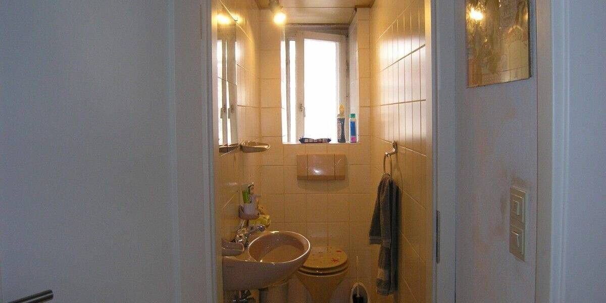 1-Familien-Haus idyllisch gelegen mit Nebengebäude, Garage und PKW-Stellplatz 6 zimmer