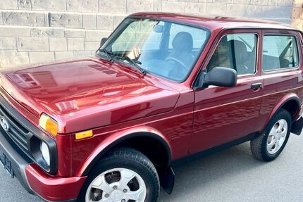 Lada Taiga 48.000 km 11.550 &euro; Nürnberg 90427