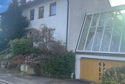 Haus Heilsbronn - 6 Zimmer, 240 m&sup2;, 1.900&euro; | Angebot:24535997