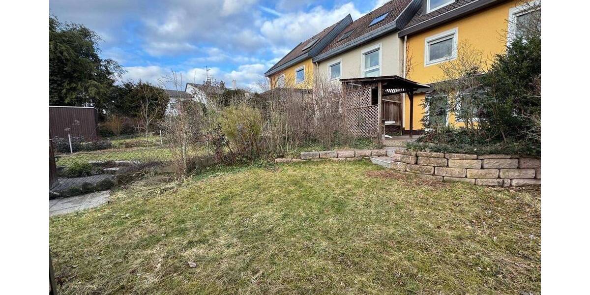 Reihenmittelhaus Fürth Burgfarrnbach - 6 Zimmer, 120 m&sup2;, 399.000&euro; | Angebot:26274329
