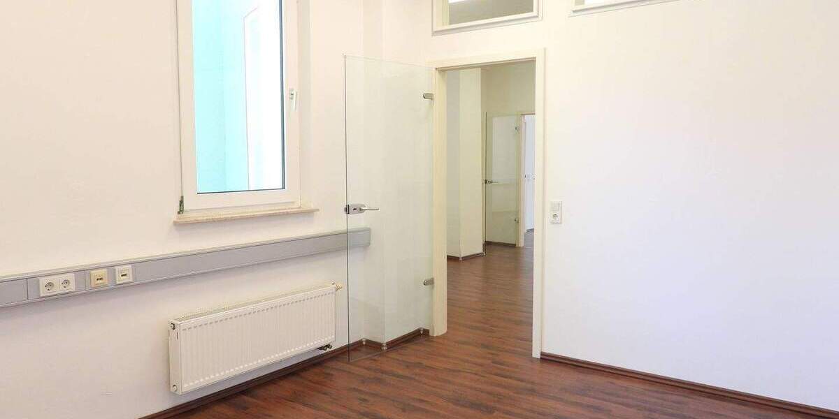 Gewerbeobjekt Nürnberg St Peter - 4 Zimmer, 128 m&sup2;, 890&euro; | Angebot:26543978