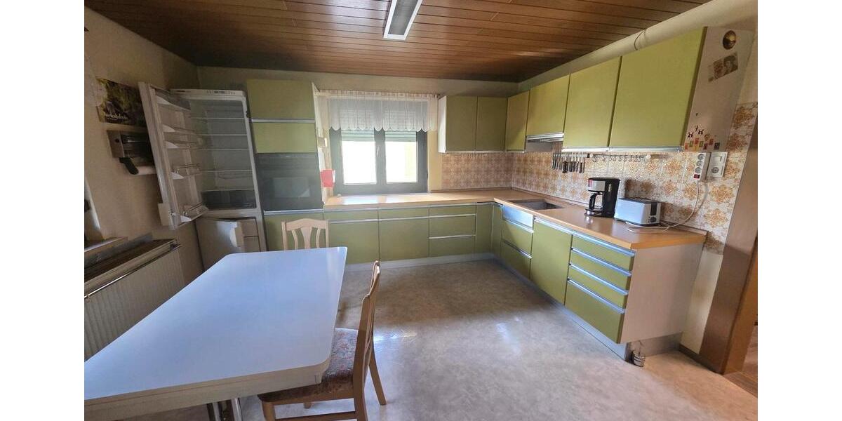 Villa Nürnberg Holzheim - 20 Zimmer, 250 m&sup2;, 4.500&euro; | Angebot:26492253