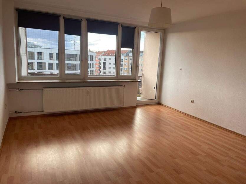 Geräumige 1-Zimmer-Wohnung mit Balkon und kleiner Küchenzeile - Stadtteil Rennweg 1 zimmer