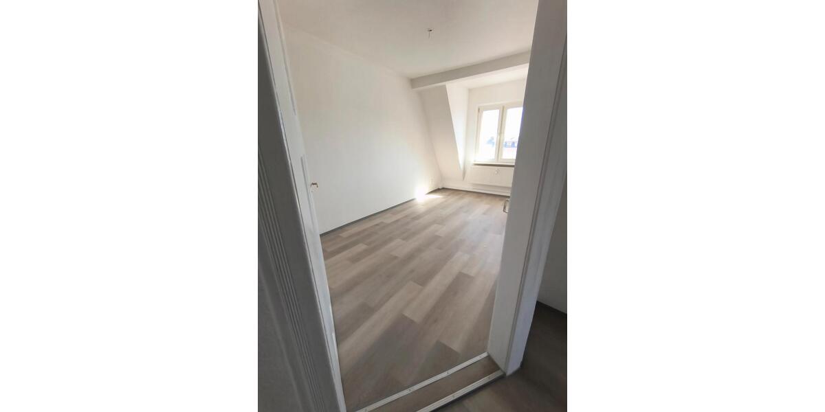 Dachgeschoßwohnung Nürnberg Gaismannshof - 3 Zimmer, 82 m&sup2;, 840&euro; | Angebot:27567210