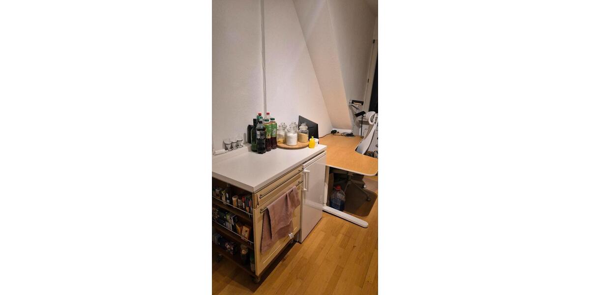 Dachgeschoßwohnung Erlangen Am Anger - 2.5 Zimmer, 30 m&sup2;, 480&euro; | Angebot:27576769