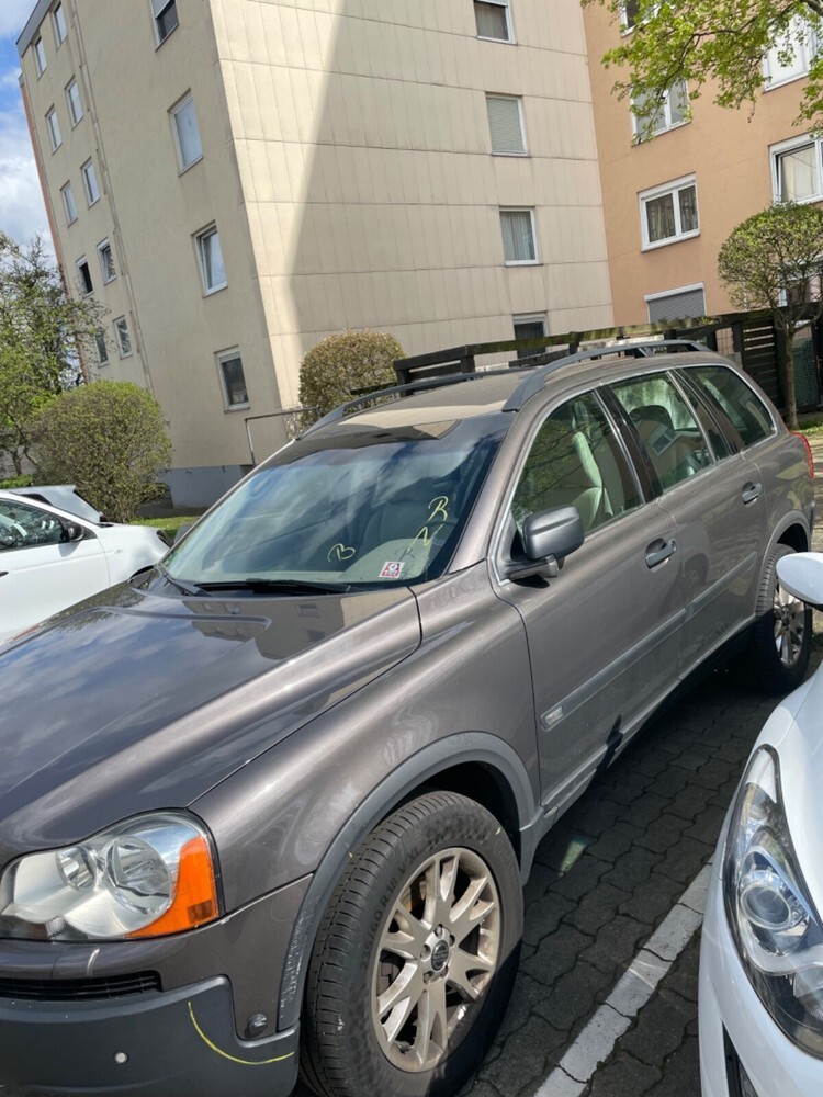 Volvo XC90 274.050 km 4.680 € Fürth 90744