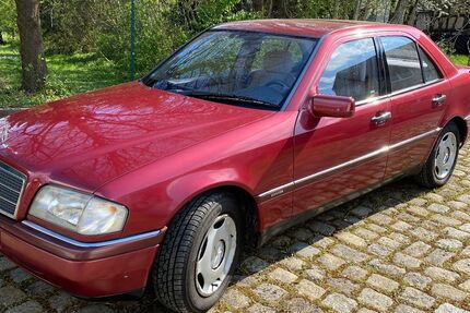 Mercedes-Benz C 180 155.300 km 3.500 &euro; Eckental 90542