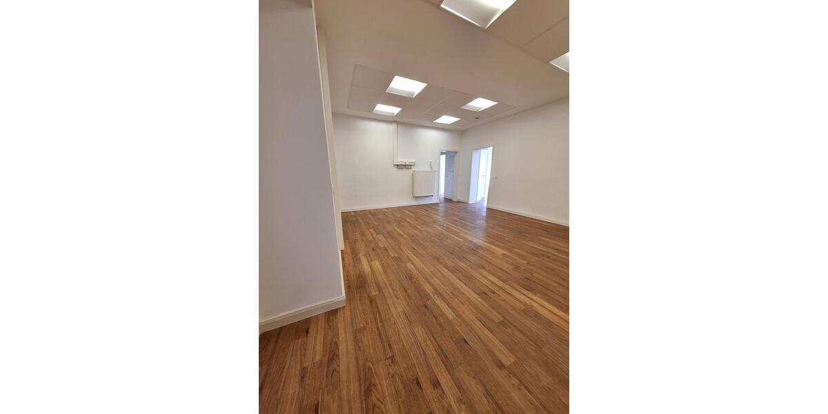 Moderne Gewerbefläche am HBF Fürth - Büro Lager Praxis Kanzlei zimmer