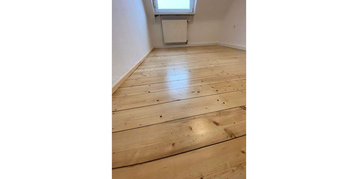 Erlenstegen ! Helle gepflegte 2,5-Zi.DG-Whg.,53 m², Holzdielenböden, Gartenmitbenutzung, 3.OG ohne Aufzug 2 zimmer