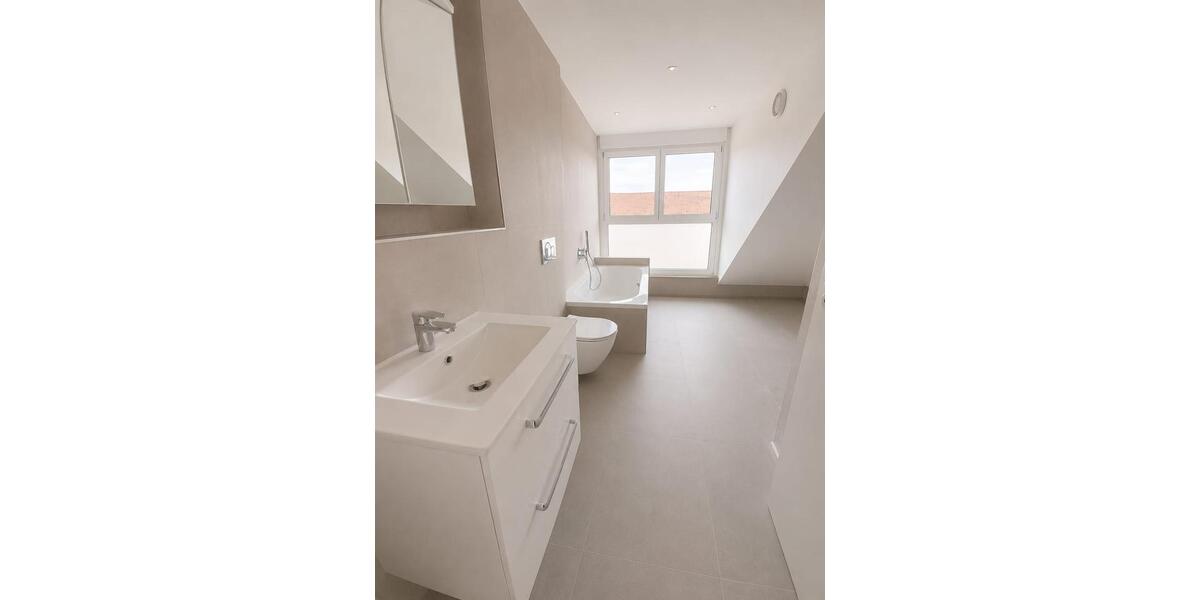 Dachgeschoßwohnung Oberasbach - 3 Zimmer, 98 m&sup2;, 1.290&euro; | Angebot:26608641