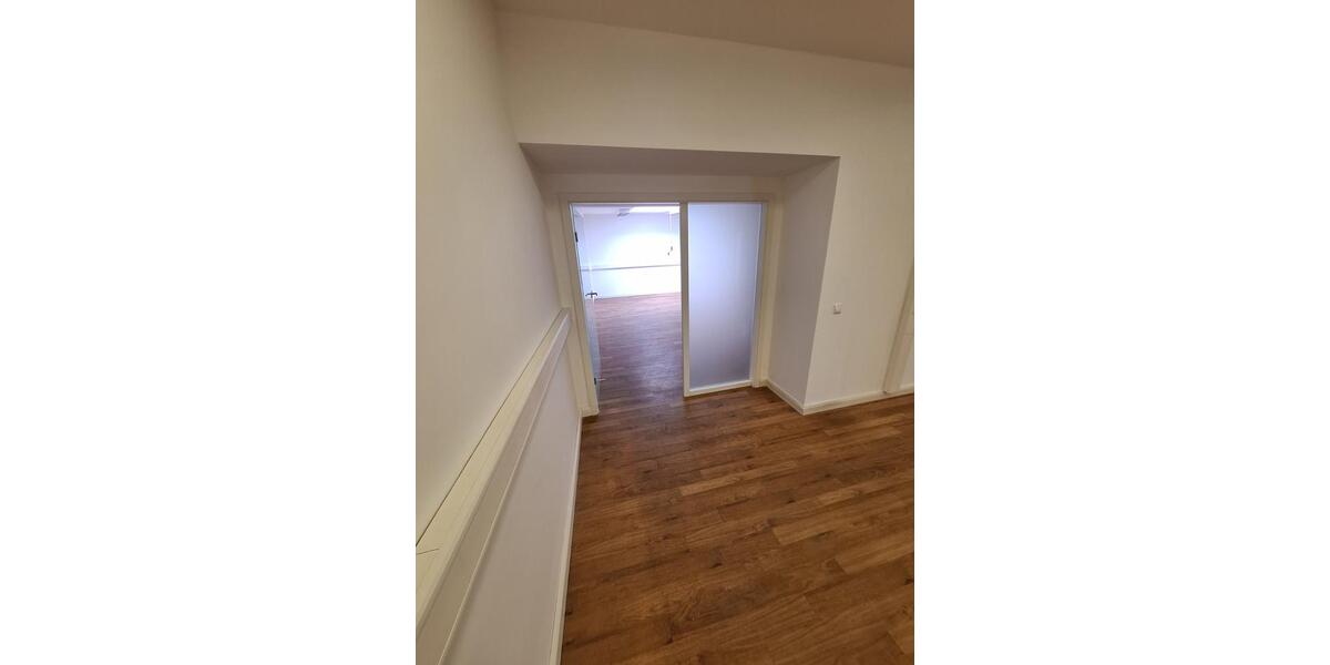 Moderne Gewerbefläche am HBF Fürth - Büro Lager Praxis Kanzlei zimmer