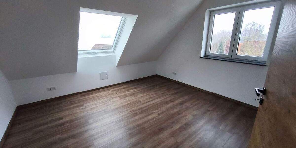Einfamilienhaus Igensdorf Pettensiedel - 1 Zimmer, 240 m&sup2;, 2.000&euro; | Angebot:25770176