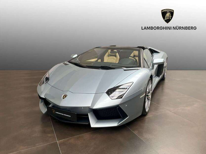 Lamborghini Aventador 12.000 km 309.700 € Nürnberg 90441
