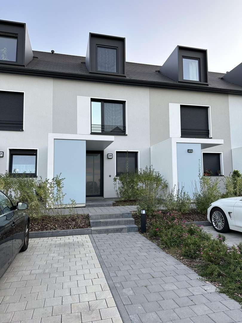 Haus zum Mieten in Fürth 2.175 € 145 m² 5 zimmer