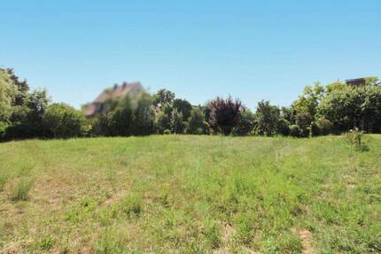 Schönes Grundstück in ruhiger Lage - mit zusätzlicher Garagenfläche zimmer