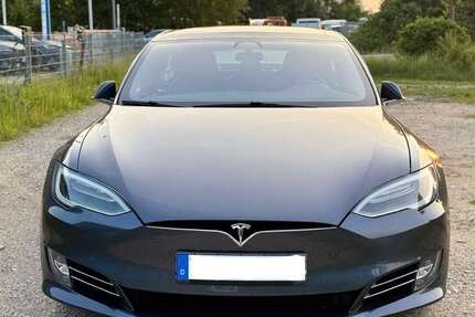 Tesla Model S 173.000 km 28.400 € Allersberg 90584