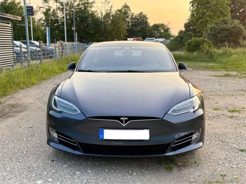 Tesla Model S 173.000 km 28.400 € Allersberg 90584