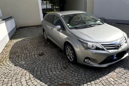 Toyota Avensis 174.500 km 7.200 € Nürnberg 90429
