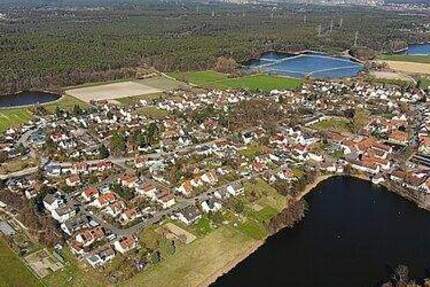 Erlangen-Kosbach, grün, stadtnah, lebenswert. Großzügige 2-Zimmer-Gartenwohnung. Besichtigung Samstag, 15.November 2025, von 10:00 bis 15:00 Uhr. 2 zimmer