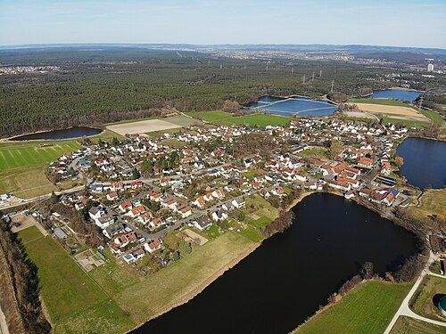 Erlangen-Kosbach, grün, stadtnah, lebenswert. Großzügige 2-Zimmer-Gartenwohnung. Besichtigung Samstag, 15.November 2025, von 10:00 bis 15:00 Uhr. 2 zimmer