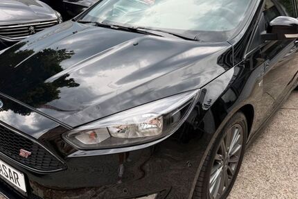 Ford Focus 99.000 km 8.980 &euro; Fürth 90763