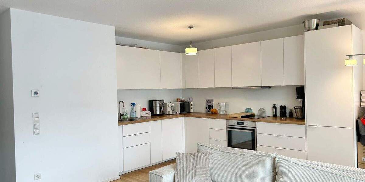 ***REDNITZ JUWEL*** SONNIGE 2 ZIMMER WOHNUNG MIT EINBAUKÜCHE, BALKON UND TIEFGARAGENSTELLPLATZ 2 zimmer