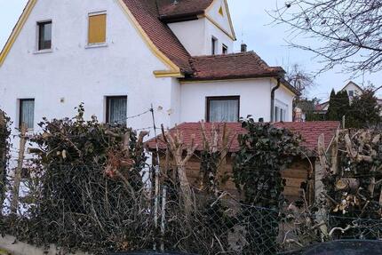 Haus Schwabach - 7 Zimmer, 120 m&sup2;, 1.600&euro; | Angebot:25942046