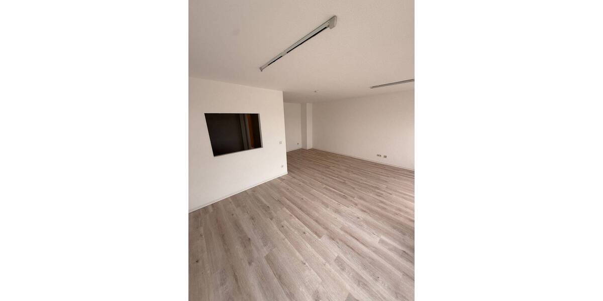 Etagenwohnung Fürth Poppenreuth - 3 Zimmer, 94 m&sup2;, 1.100&euro; | Angebot:26851114