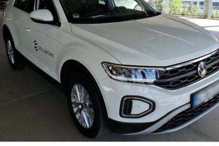 VW T-Roc 88.123 km 23.910 € Nürnberg 90411