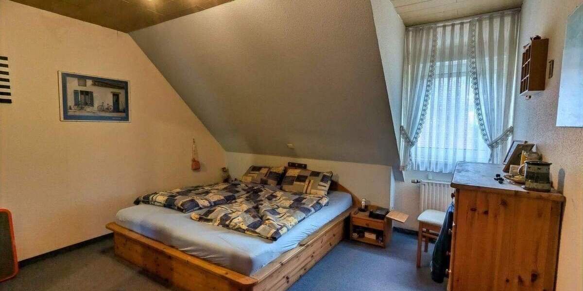 Mehrfamilienhaus, Wohnhaus Roßtal - 7 Zimmer, 183 m&sup2;, 555.000&euro; | Angebot:25676921