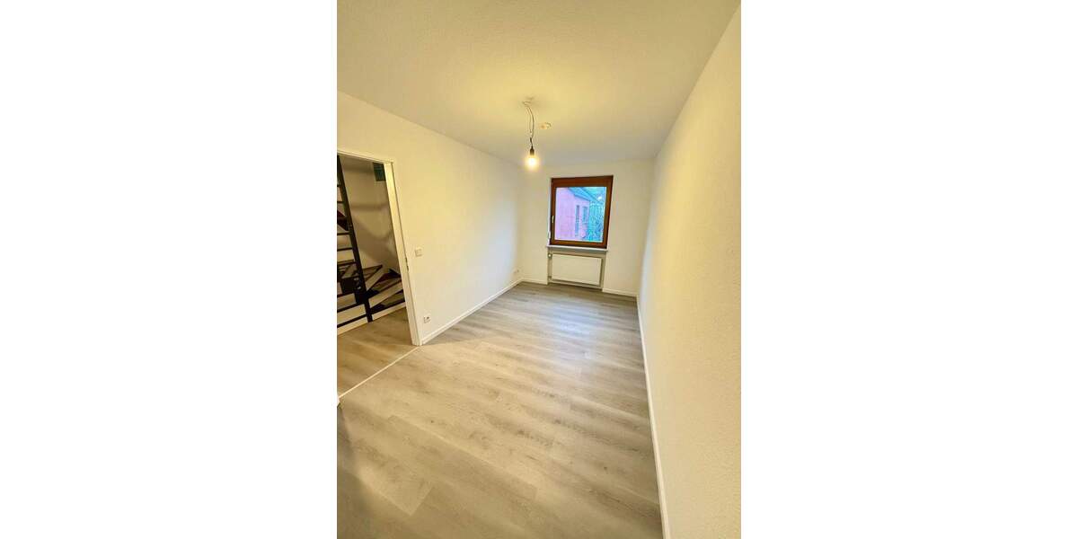 Reihenmittelhaus Nürnberg Thon - 4 Zimmer, 114 m&sup2;, 1.600&euro; | Angebot:25670106