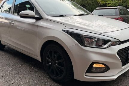 Hyundai i20 72.174 km 12.800 &euro; Fürth 90768