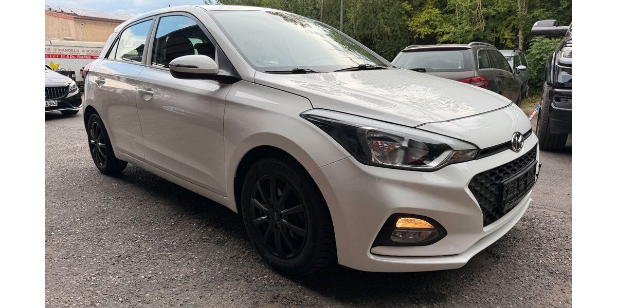Hyundai i20 72.174 km 12.800 &euro; Fürth 90768