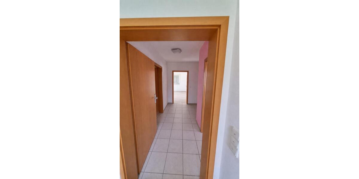 Dachgeschoßwohnung Fürth Atzenhof - 2.5 Zimmer, 69 m&sup2;, 890&euro; | Angebot:26208334